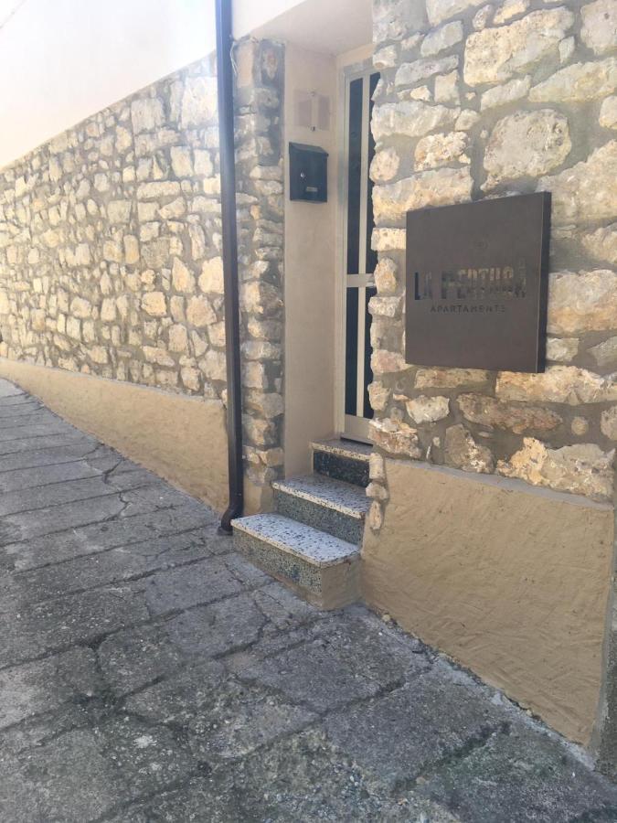 Apartaments La Pertusa 2O Corca  Dış mekan fotoğraf